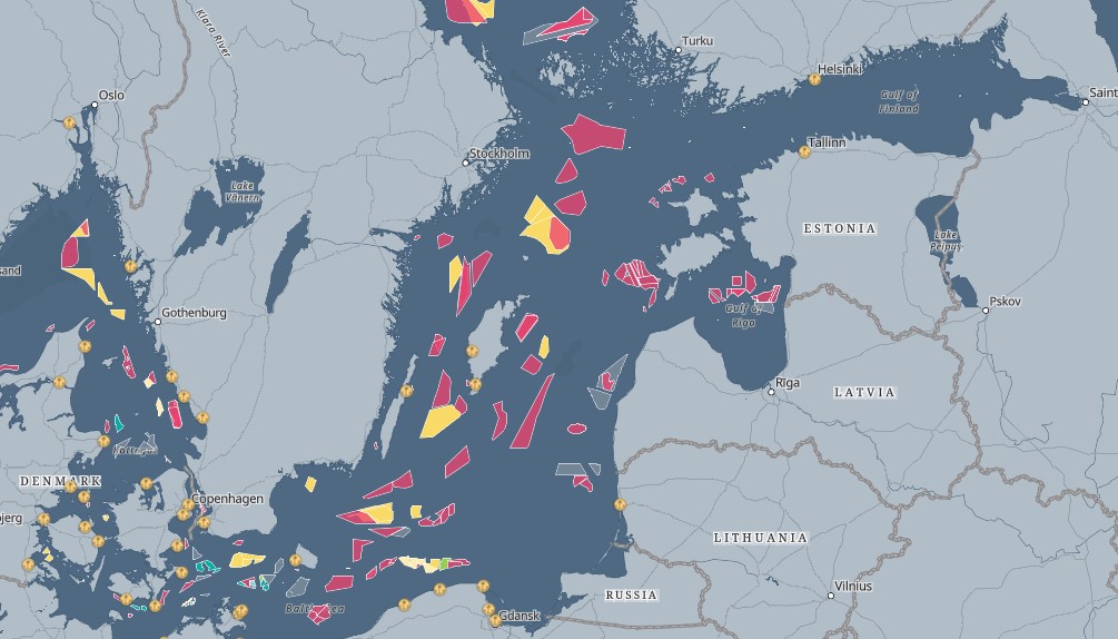 Tgs poolt hallatav 4C Offshore kaart Eestist läände jäävate meretuuleparkidega (punane näitab plaanitavaid parke). Läänemeri kihab tulevastest meretuuleparkidest, ainult Venemaa vallutatud aladest lähtuvad veed on tühjad | Kaart: Tgs.com