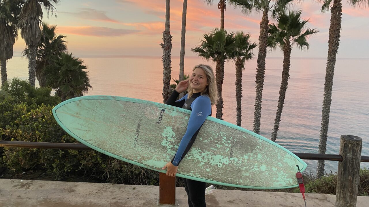 Praegu viibib Rääbis vahetusõppes California ülikooli San Diego akukeemia grupis Griffith Lab. Tema päevad seal algavad hommikuse surfamisega ja jätkuvad intensiivse tööga laboris. Foto: Erakogu