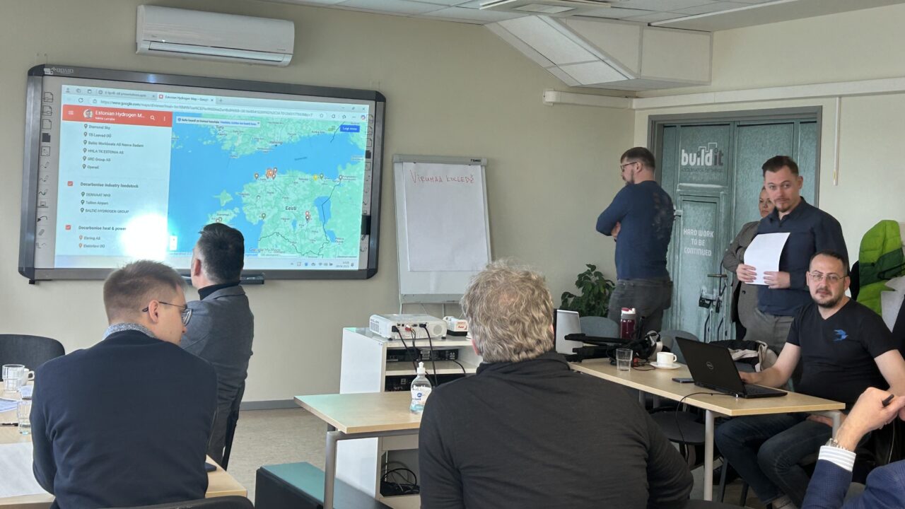 Tähelepanu pälvis Eesti vesiniku ökosüsteemi kaart, mis pakub detailset infot taastuvenergia tootjatest kuni vesiniku salvestamise ja jaotamiseni. Foto: TalTech