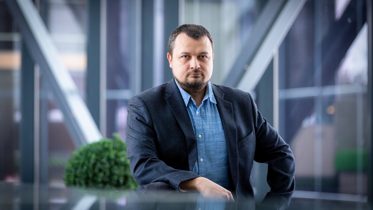 Professor Rain Ottis rõhutab, et tehisintellekt võib kriisides toetada, aga mitte otsustada – lõplik vastutus peab jääma inimesele. Foto: TalTech