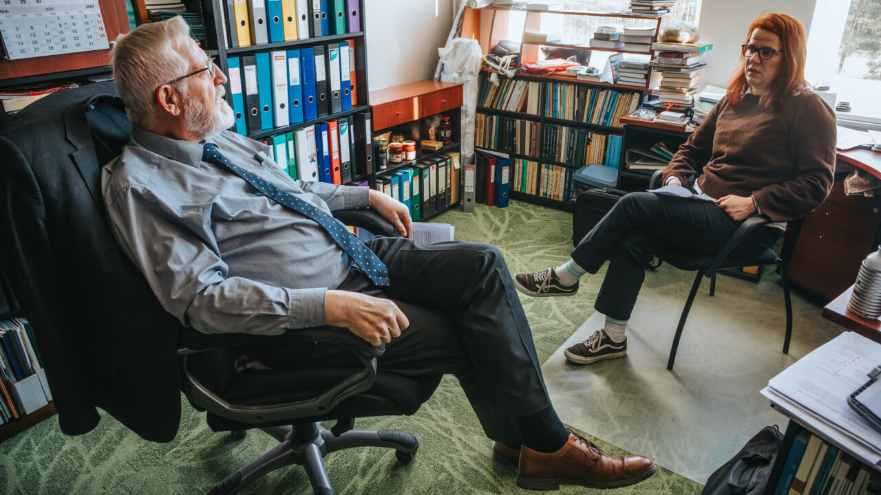 Tarmo Soomere Mari Öö Sarvega vestlemas. Foto: Karl-Kristjan Nigesen