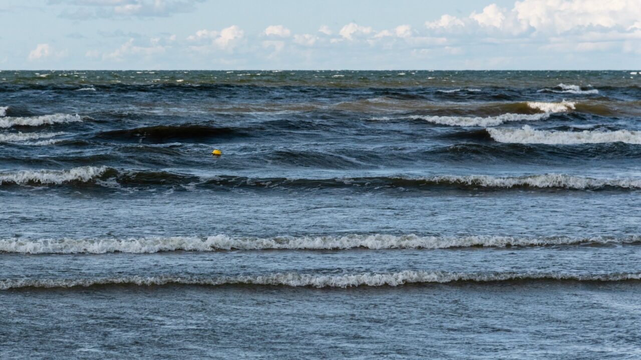 Continuous wave monitoring stations improve awareness, but a full picture of activity in Estonian waters remains a distant dream. Photo: Sander Rikka