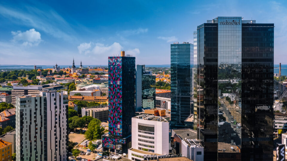 TalTech professor Karsten Staehr and Trialoog editor-in-chief Silver Tambur discuss the future of Estonia’s economy, the government’s investment choices and tax policy. Photo by Kaupo Kalda.
