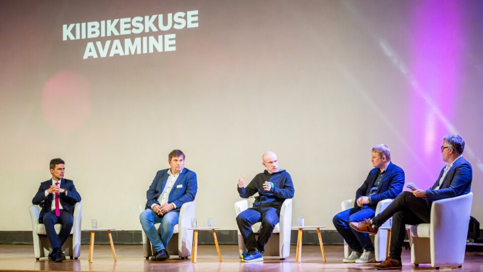 Festivali paneeldiskussioonis „Eesti Kiibikeskus: kellele ja milleks?“ arutlesid TalTechi, Metroserdi ja Ettevõtluse ja Innovatsiooni Sihtasutuse (EIS) esindajad, miks on ühele väikeriigile nõnda oluline arendada ja disainida kiipe, et selleks tuli luua lausa eraldi kiibikeskus. Foto: Gert Nõgu