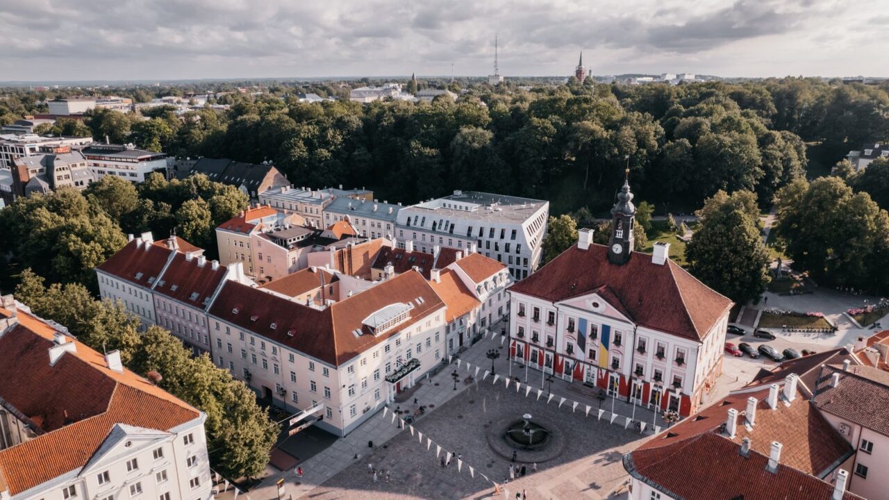 Ainus piirkond, kus elanikkond pidevalt kasvab, on Tallinn koos oma lähiümbrusega. Tartu (pildil) püsib stabiilsena, aga ülejäänud linnad ja vallad kahanevad. Foto: Hans Markus Antson