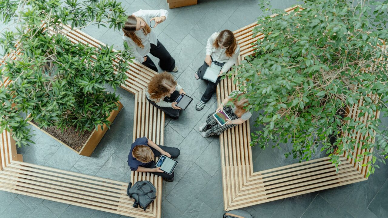 Laste liikumisaktiivsuse suurendamiseks tuleb vanematel vähendada laste ekraaniaega.
