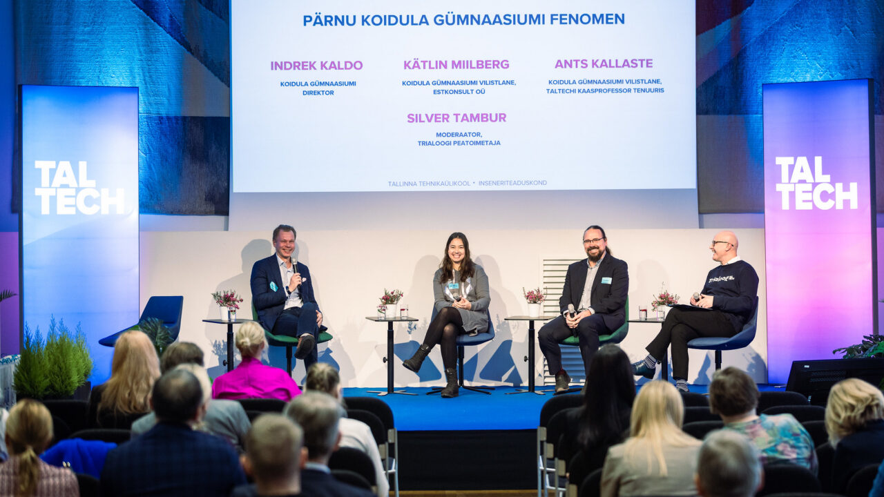 Miks jõuab just Koidula Gümnaasiumist kõige rohkem abituriente TalTechi? Inseneri akadeemia konverentsil avasid Koidula gümnaasiumi fenomeni tagamaid kooli direktor Indrek Kaldo, vilistlane ja ehitusinsener Kätlin Miilberg ning TalTechi kaasprofessor Ants Kallaste. Arutelu juhtis Silver Tambur. Foto: Jürgen Randma