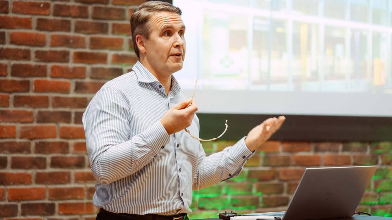 ;ola Kortesniemi sõnul ei seisne tervisetehnoloogia muutused üksikutes uutes tehnoloogiates, vaid selles, kuidas need omavahel töötama pannakse. Foto: Virgo Haan