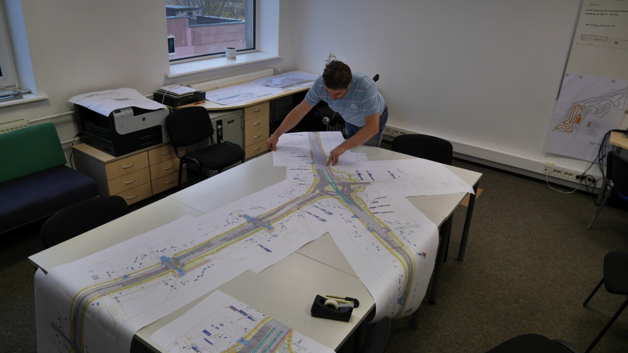 Stratum OÜ on Eesti vanim professionaalne transpordiplaneerimise ja liikluskorralduse konsultatsioonifirma. See loodi 1988. aastal Tallinna linna ja Tallinna Tehnikaülikooli algatusel – omas ajas erandlik samm, sest enamik toonaseid kooperatiive tegeles igapäevase kaubanduse või teenindamisega. Foto: Margus Nigol