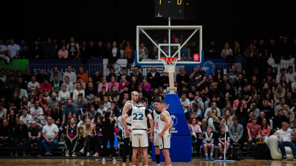 Alexela kuulub TalTechi spordimeeskondade kõige olulisemate ja pikaaegsemate toetajate hulka, kelle jaoks on spordi toetamine osa ettevõtte vastutustundlikust tegutsemisest. Alexela jätkab ka sel hooajal meeste korvpallimeeskonna nimisponsorina- Fptp_ Catherine Kõrtsmik