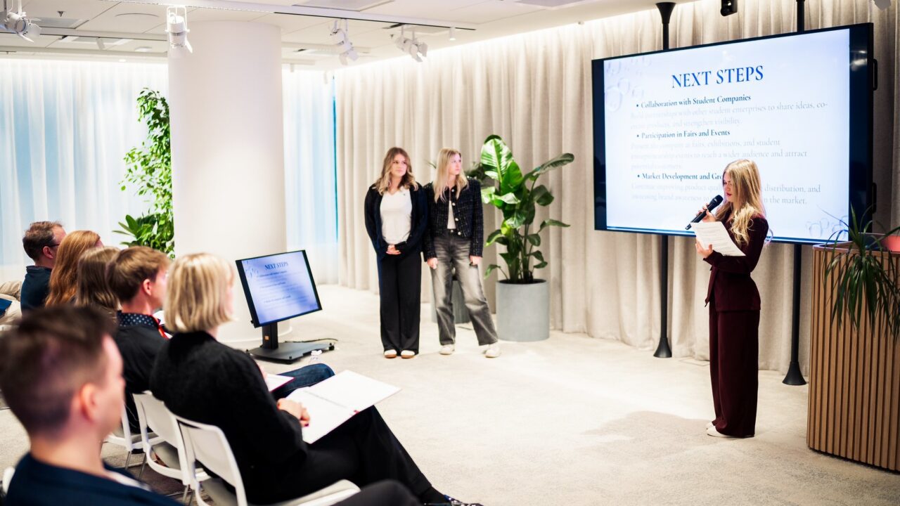 Programm kulmineerus detsembris esitluspäevaga Pitching Day, kus 22 tiimi tutvustas oma äriideid žüriile. Foto: Henri-Kristian Kirsip