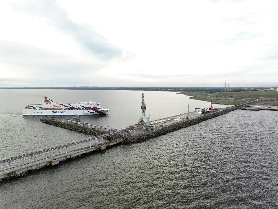 Kruiisilaev "Baltic Queen" Sillamäe sadamas 2024. aastal. Foto: Bolt