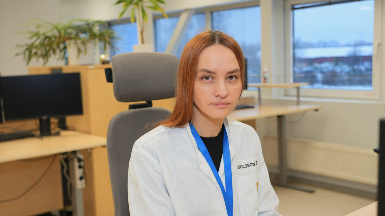 Dementjeva hinnangul täidavad ülikoolid ja ettevõtted hoiakute muutmisel suurt rolli. Noored naised saaksid hakata nägema inseneriametis realistlikku ja saavutatavat valikut siis, kui neil oleks käeulatuses rohkem praktilisi koostöövorme, nähtavamaid naissoost eeskujusid ning varajasi kokkupuuteid tehnilise keskkonnaga. Foto: Ericsson