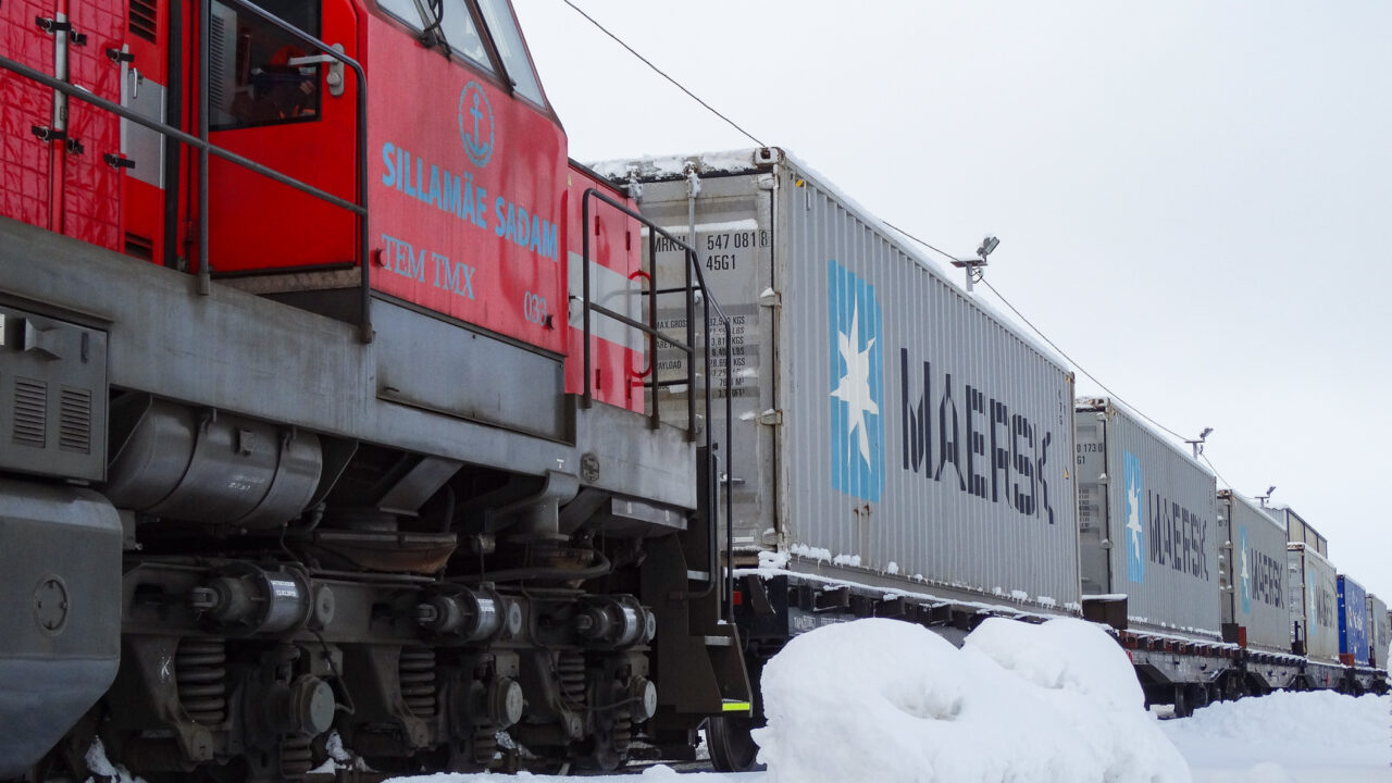 Konteinerite vedu Sillamäe sadamasse. Foto: Rey2, CC BY-SA 4.0 litsents