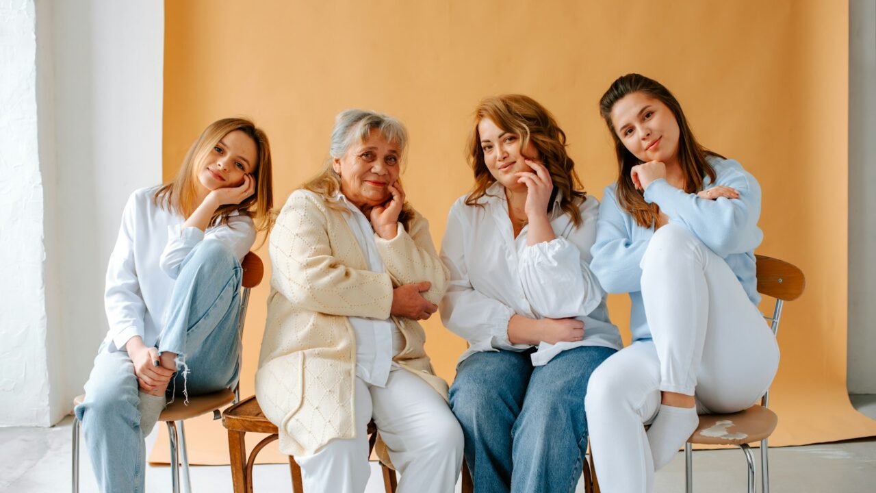 Kasvatus on muutunud aja jooksul demokraatlikumaks: lapse arvamus loeb, rõhutatakse eneseväljendust, individuaalsust ja emotsionaalset heaolu. Foto: Kateryna Hliznitsova / Unsplash