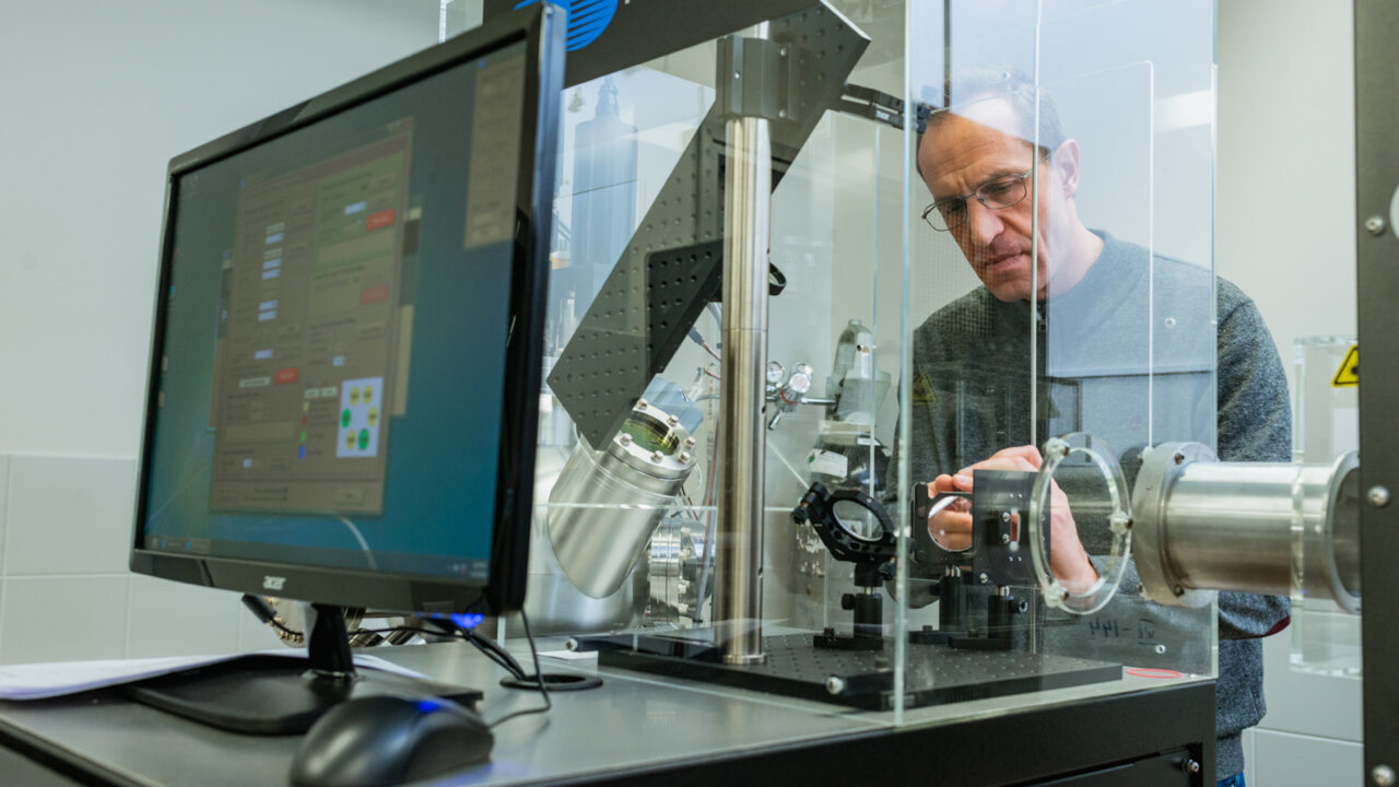 Tööstusdoktorantuur seob teaduse ettevõtete praktiliste probleemidega. Pildil TalTechi labor. Foto: TalTech