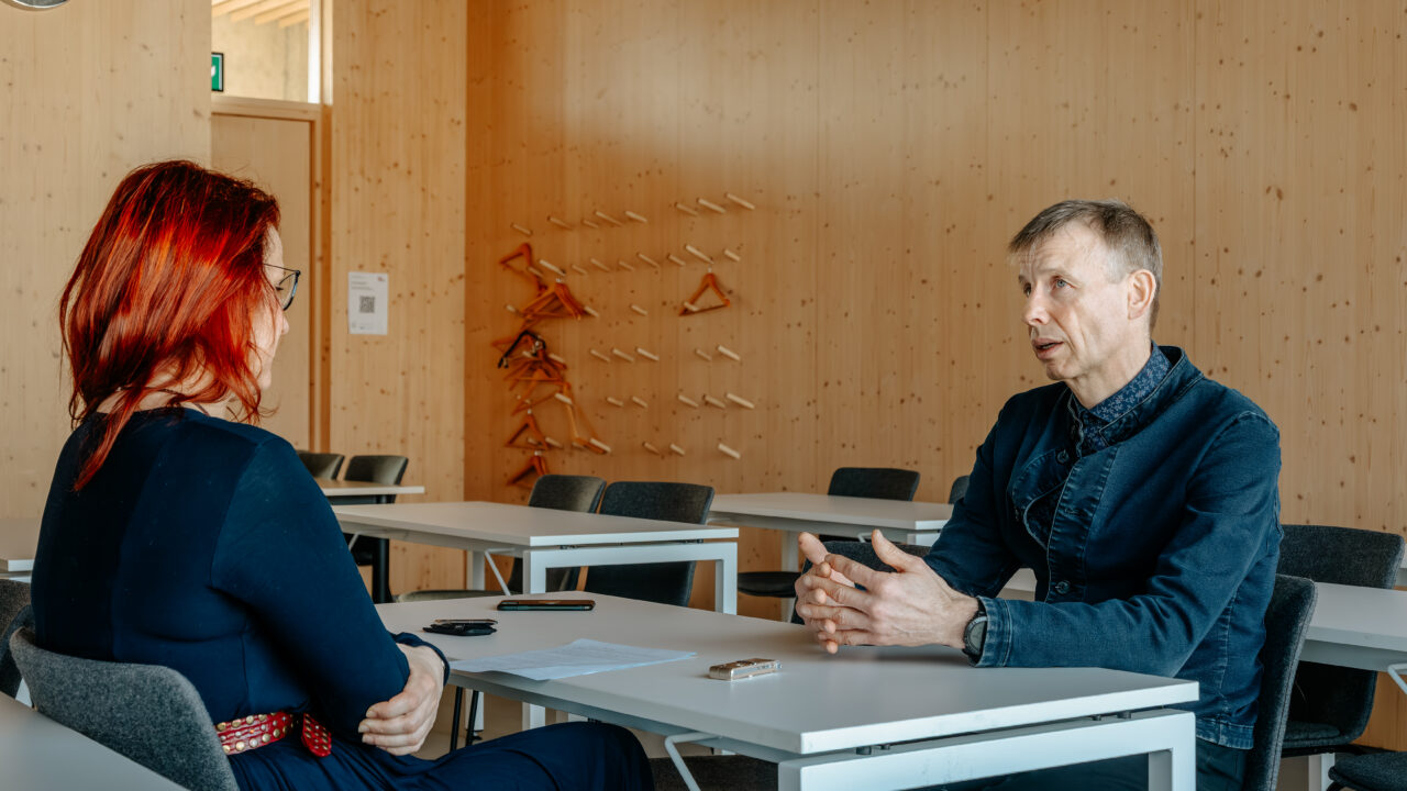 Loo autor intervjueerimas Targo Kalameest. Foto: Karl-Kristjan Nigesen
