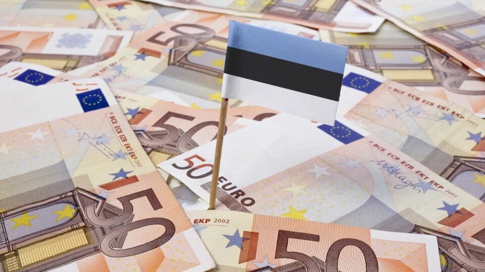 Europangatähed Eesti lipuga. Foto: Shutterstock