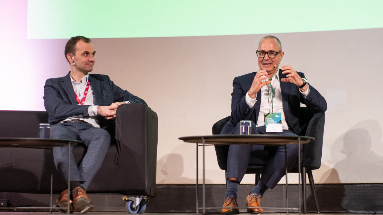 Töötleva tööstuse ettevõtte ABB Eesti ärijuhi Argo Aaviku sõnul algab ringmajandus ammu enne jäätmefaasi – oluline on juba seegi, kuidas toode on disainitud, kui kaua see vastu peab ning kas seda saab hiljem uuendada, parandada või uuesti kasutusse võtta. Foto: Ringmajanduse aastakonverents