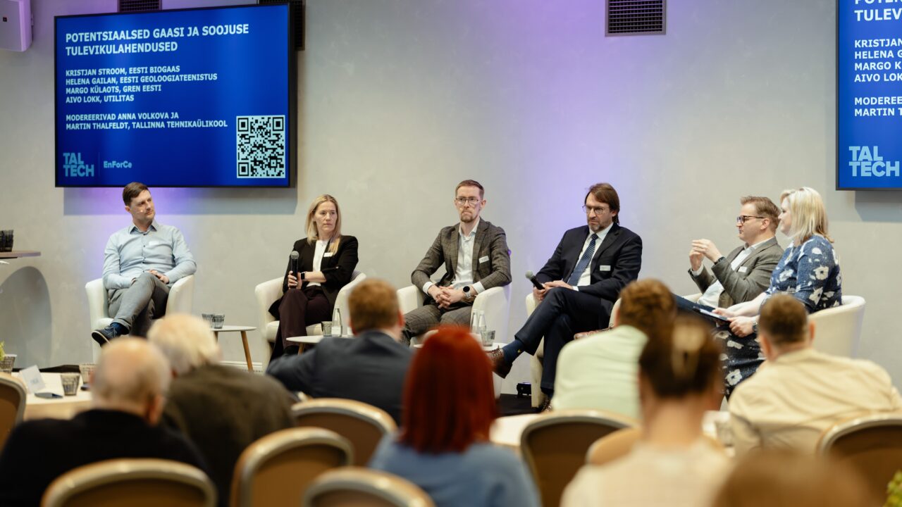Paneelarutelus „Potentsiaalsed gaasi ja soojuse tulevikulahendused“ arutasid Martin Thalfeldt, Helena Gailan, Kristjan Stroom, Margo Külaots ja Aivo Lokk, kuidas siduda gaasi-, soojus- ja salvestuslahendused toimivaks energiasüsteemiks. Foto: Tanel Meos