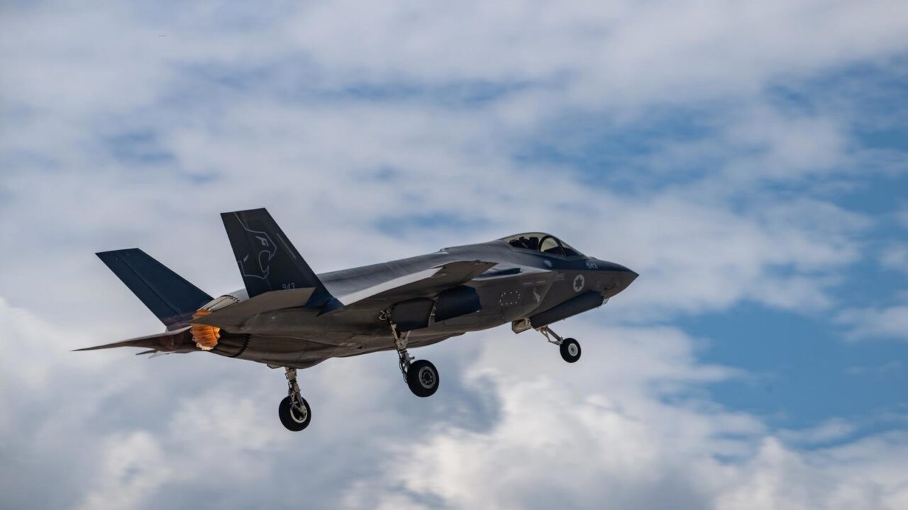 Iisraeli F-35I „Adir“, millega tulistati väidetavalt alla Iraani Jak-130 – F-35 esimene õhuvõit mehitatud lennuki üle. Foto: Iisraeli kaitseväe pressiteenistus / CC BY-SA 3.0 litsents