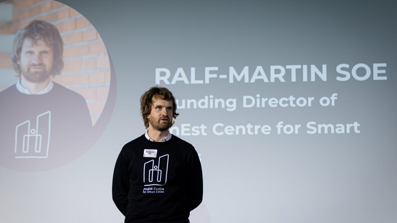 FinEst Targa linna tippkeskuse juht Ralf-Martin Soe esinemas 2026. aasta targa linna kogemuskonverentsil Tallinnas. Foto: Aldis Toome.