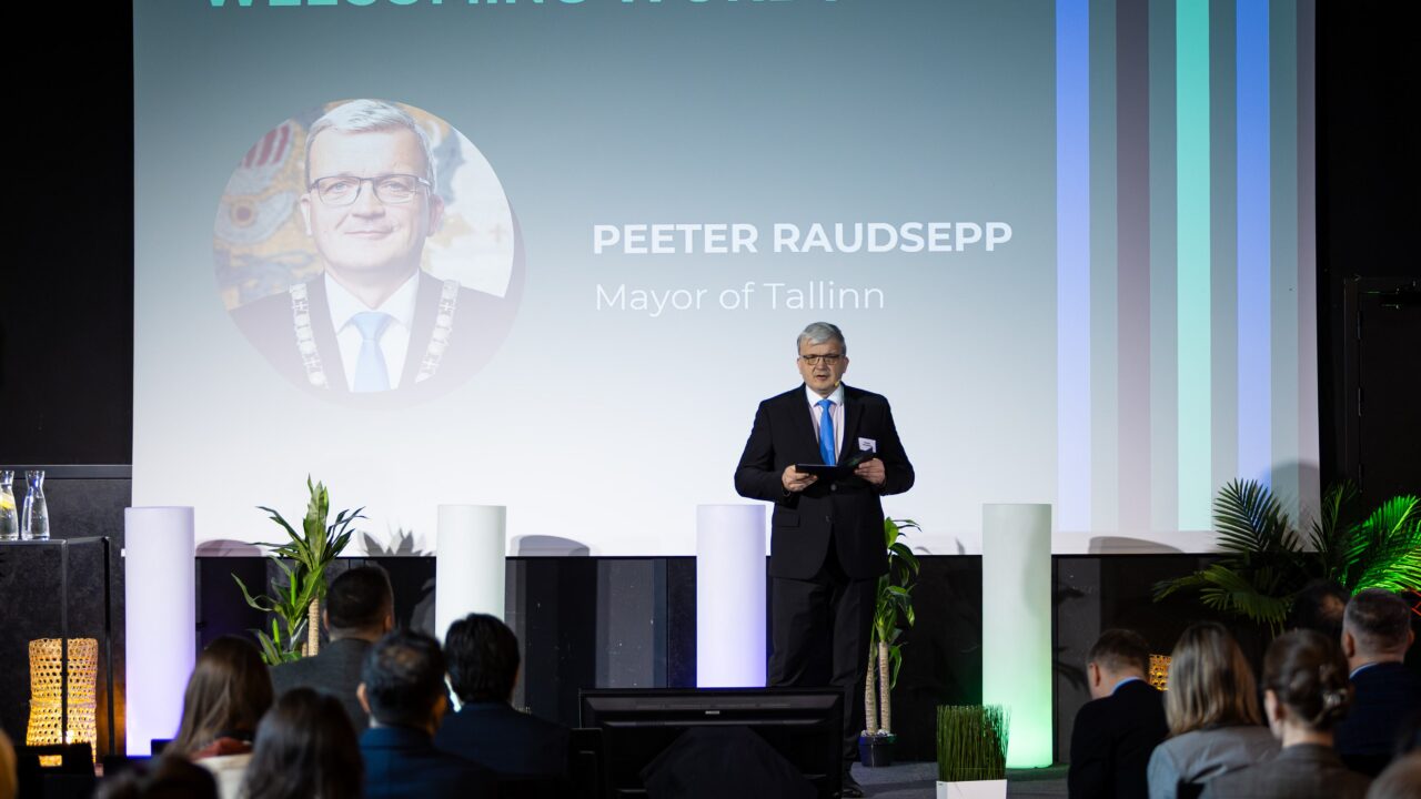Tallinna linnapea Peeter Raudsepp tervitab osalejaid 2026. aasta targa linna konverentsil Tallinnas. Foto: Aldis Toome.