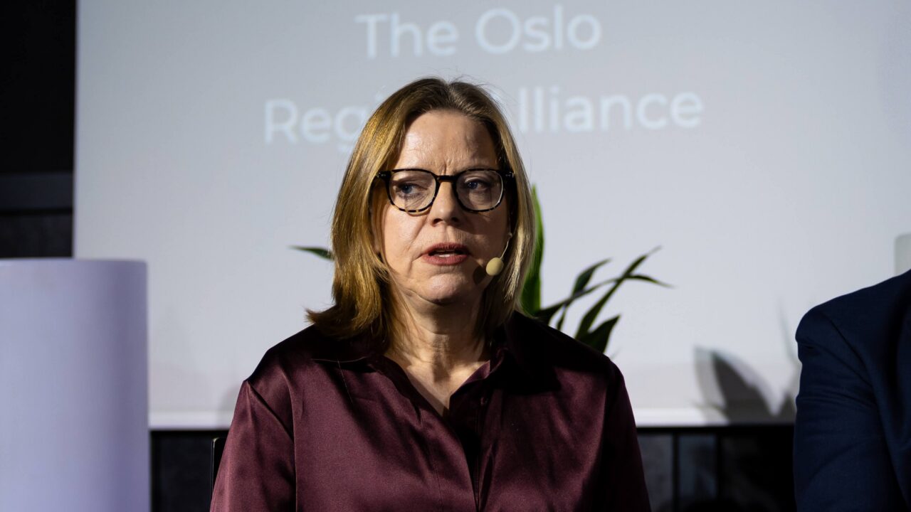 Oslo piirkonna omavalitsuste koostöökogu peanõunik Eva Næss Karlsen esinemas 2026. aasta targa linna konverentsil Tallinnas. Foto: Aldis Toome.