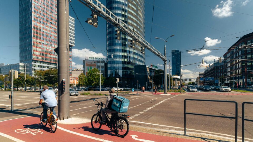 Projekti pilootlinnad on Tallinn, Jõhvi, Tartu, Barcelona, Lviv, Kuldīga ja Istanbul. Selline varieeruvus annab võimaluse katsetada lahendust eri tüüpi probleemide peal. Foto: Pexels