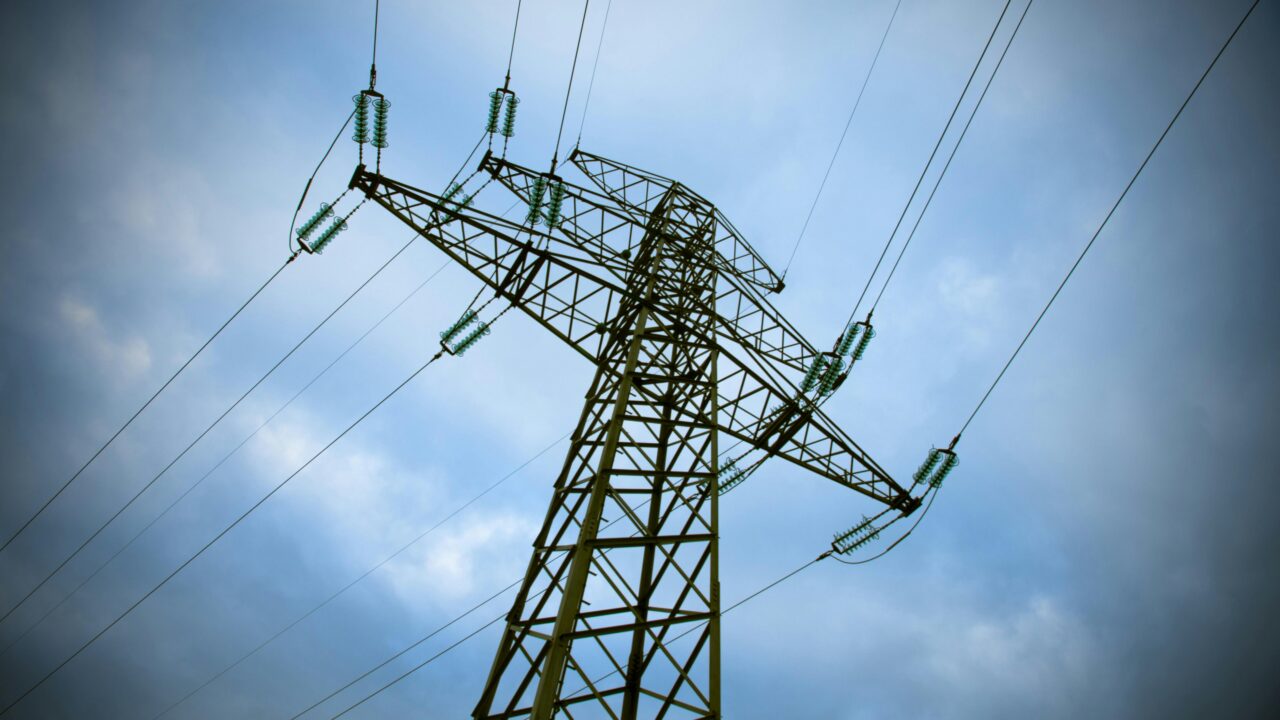 TalTechi elektrikonverentsi vestlusringis jäi kõlama mõte, et elektriajastust võib saada Eesti majanduse uus mootor ainult siis, kui riik, ettevõtted ja haridussüsteem suudavad senisest kiiremini koolitada nii insenere kui ka oskustöölisi. Foto: Andras Kralla.