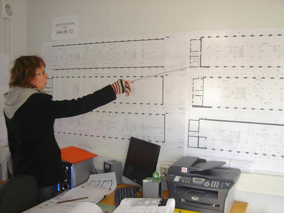 Eneli Liisma Harju Ehituse objektiinsenerina Baltika Kvartali projekti tutvustamas. Foto: erakogu.