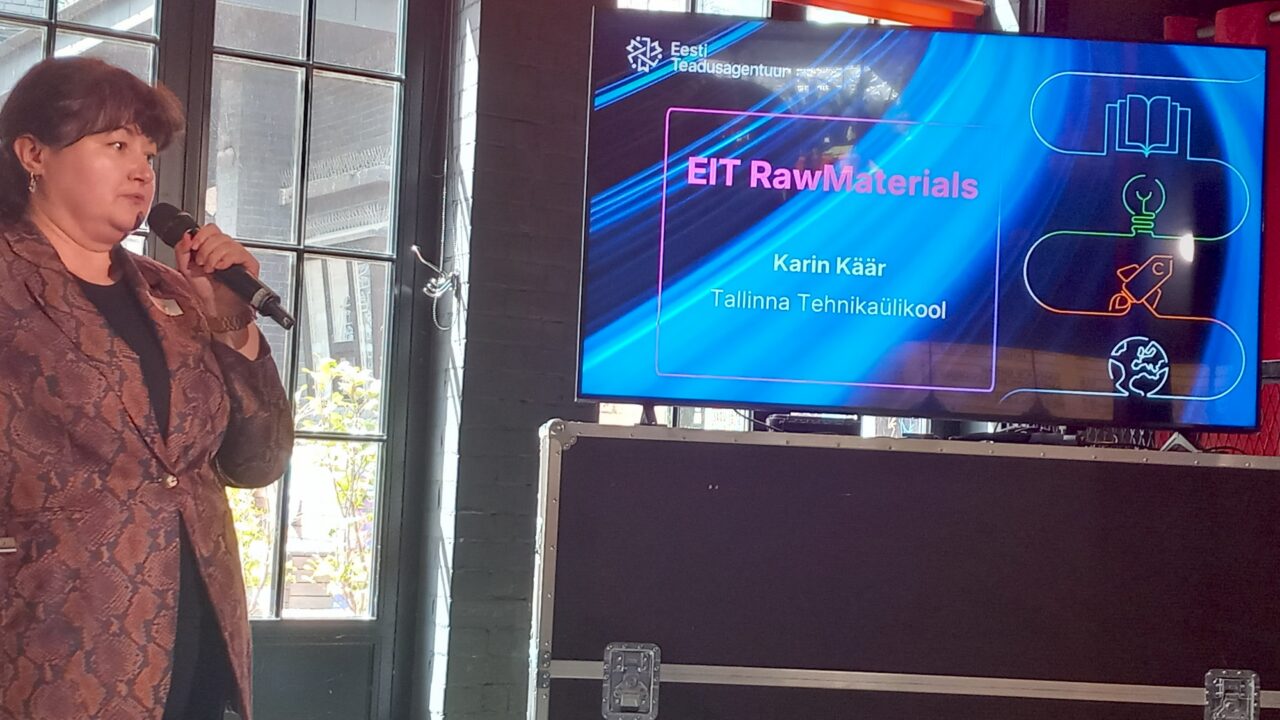 TalTechi esindaja Karin Käär tutvustas info- ja kontaktipäeval EIT RawMaterialsi võimalusi. Foto: Tartu BT Park