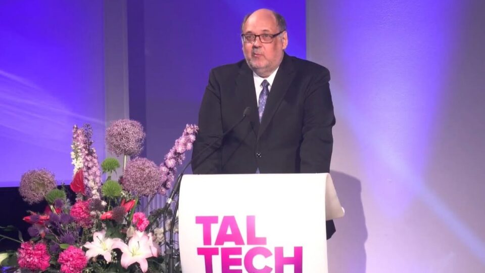 Erik Puura TalTechi majandusteaduskonna bakalaureuseõppe lõpuaktusel 19. juunil 2026. Foto: TalTech