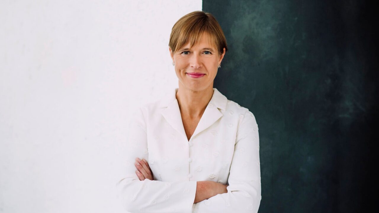 Eesti esimene naispresident Kersti Kaljulaid tõi Kadriorgu rahvusvahelise vaate, ühiskondliku närvi ja otsekohese kodanikukeele. Foto: Jake Farra studio