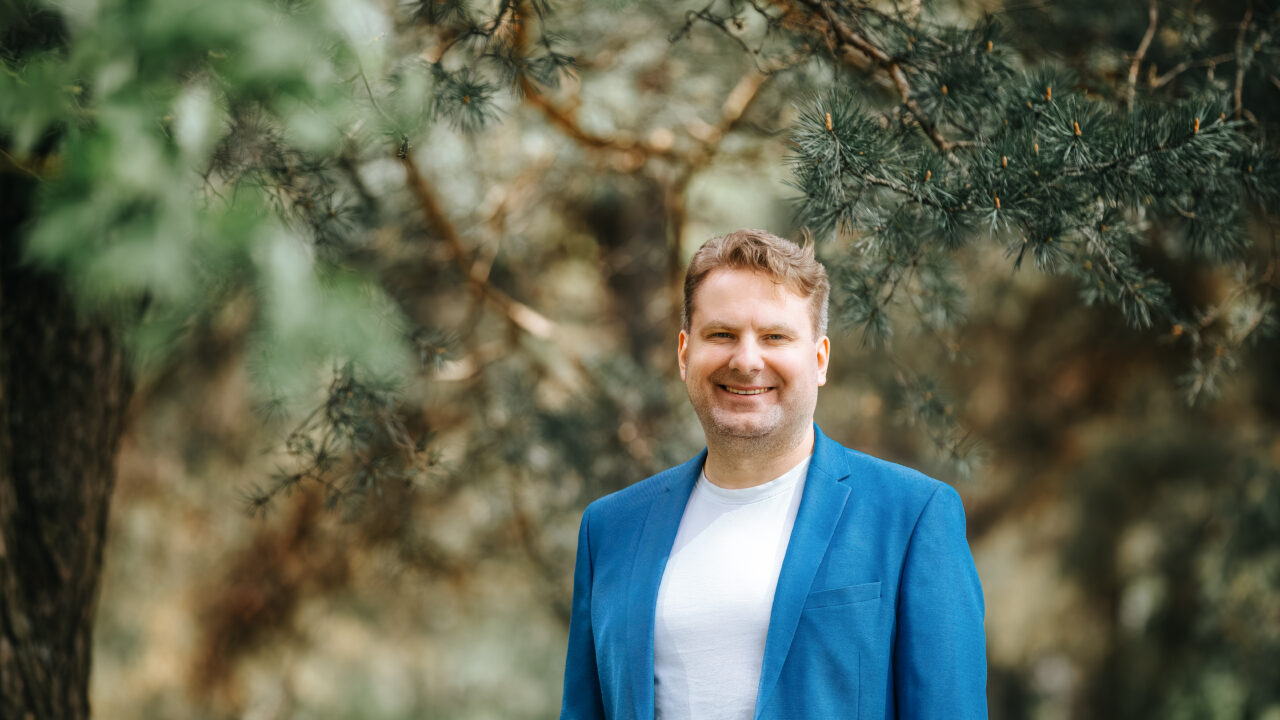 TalTechi doktorant-nooremteadur Aivo Olev tegeleb keeletehnoloogia ja kõnetuvastusega valdkonnas, mis muutub praegu erakordse kiirusega. Foto: Karl-Kristjan Nigesen