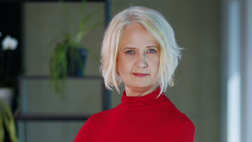 AIRE demoprojektide teenuse juht Kaie Nurmik rääkis, et ettevõtted ei otsi üksikuid ja eraldiseisvaid AI- ja robootikalahendusi, vaid soovivad kasvatada äri ja jõuda paremate majandustulemusteni. Parim lahendus ja tööriist leitakse vastavalt ettevõtte probleemipüstituse tuumale. Foto: AIRE