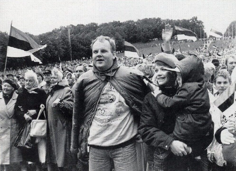 Rahvarinde korraldatud „Vabaduse laul“ Tallinna lauluväljakul 1991. aasta septembris.