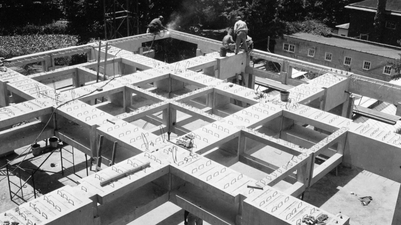 Richardsi meditsiinilabori eeltoodetud betoonelementidest vahelae ehitus, Philadelphia, Pennsylvania, Ameerika Ühendriigid, 1959–1960. Harald Laupa perekonnaarhiiv