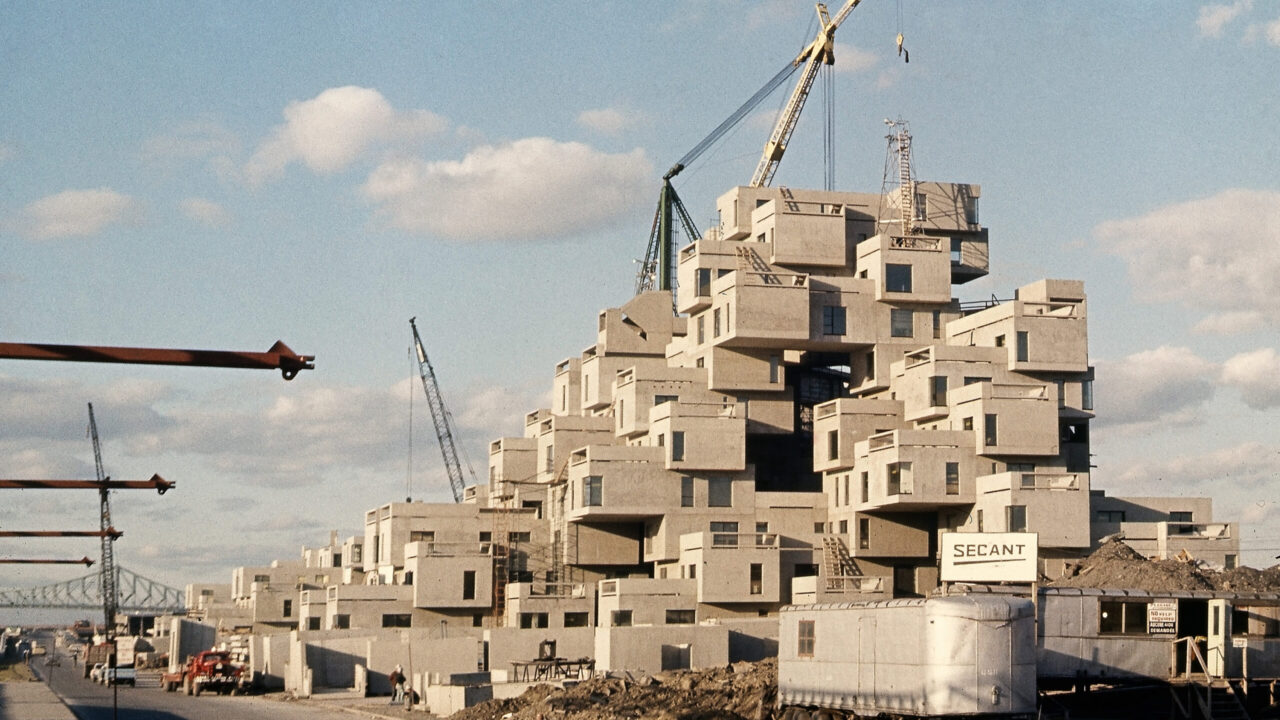 Habitat 67, Montréal, Québec, Kanada. Arhitekt Moshe Safdie, kaasarhitektid David, Barott ja Boulva, ehituskonstruktor August Komendant, 1964–1967. Montréalis toimunud maailmanäituseks Expo 67 rajatud elamukompleks sümboliseerib 1960. aastate ühiskondlikku optimismi ja tehnoloogilist arengut. Pennsylvania ülikooli arhitektuuriarhiiv