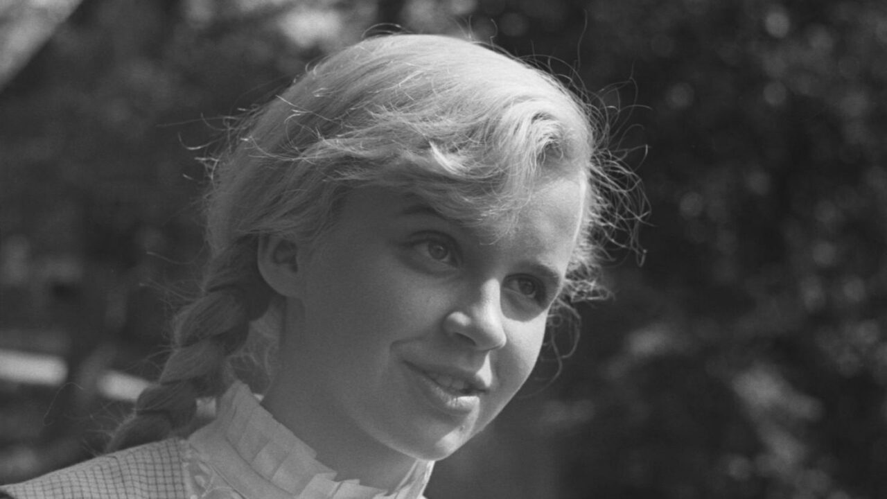Riina Hein Raja Teele rollis Arvo Kruusemendi mängufilmis „Kevade“ (1969). Kuvatõmmis filmist.