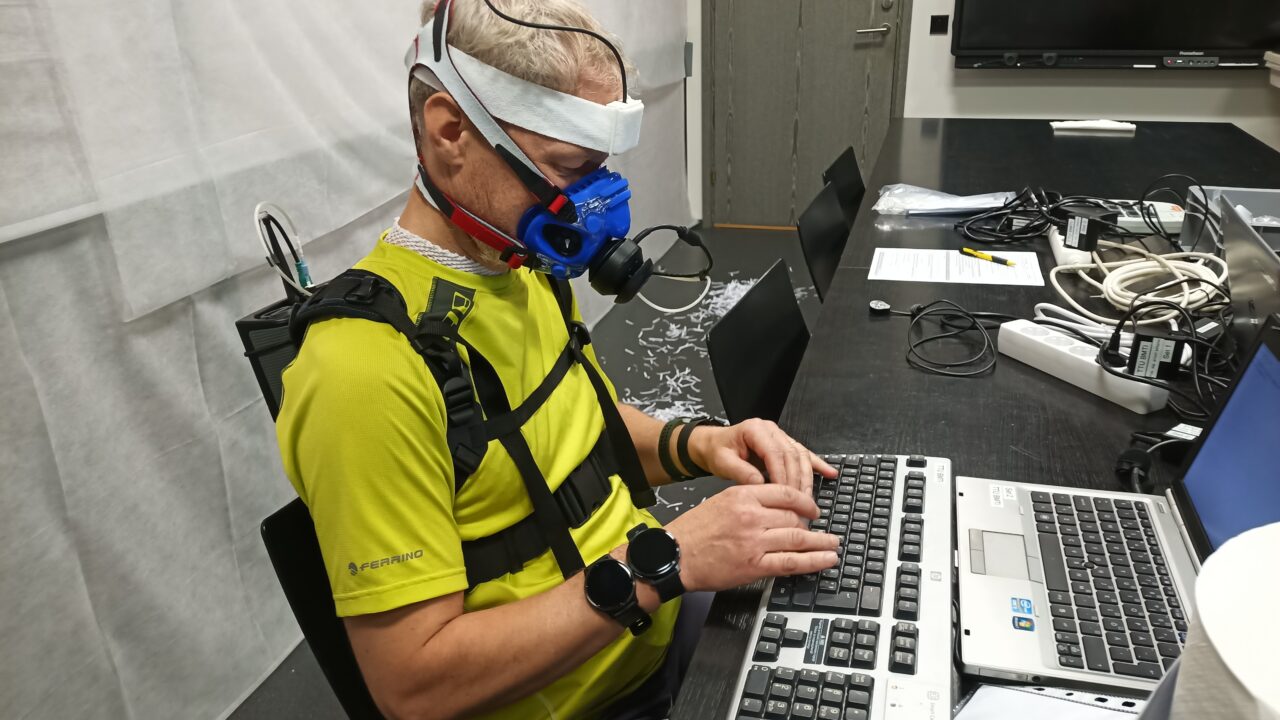 TalTech researchers investigate how accurately smartwatches measure heart rate, energy expenditure, steps and stress. The photograph shows activity tracker readings being compared with reference measurements in a joint TemTA-120 and EstWell study. Photo: private collection